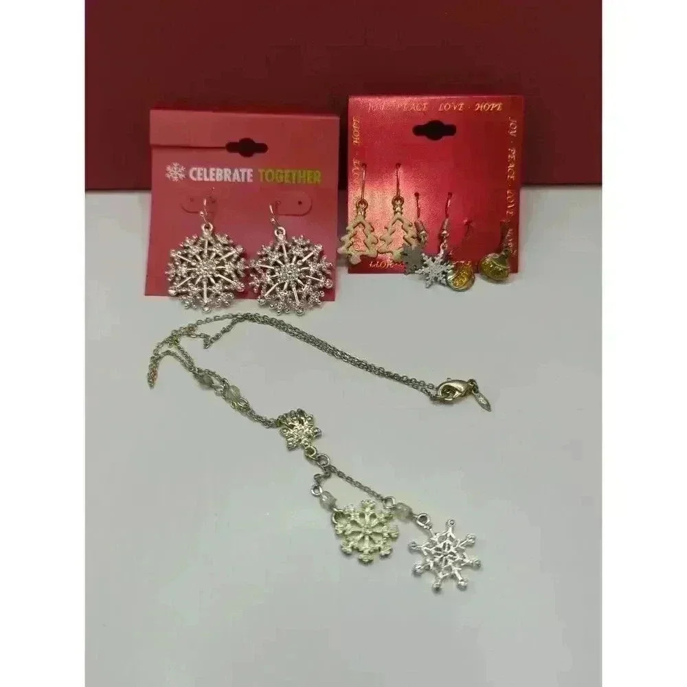 Avon Snowflake Bundle Necklace NWT Earrings Silver Tone Rhinestones Jewelry Set